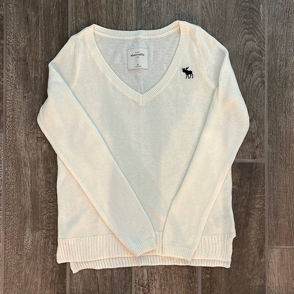 Girls Abercrombie & Fitch V neck sweater size medium - cream/ off white